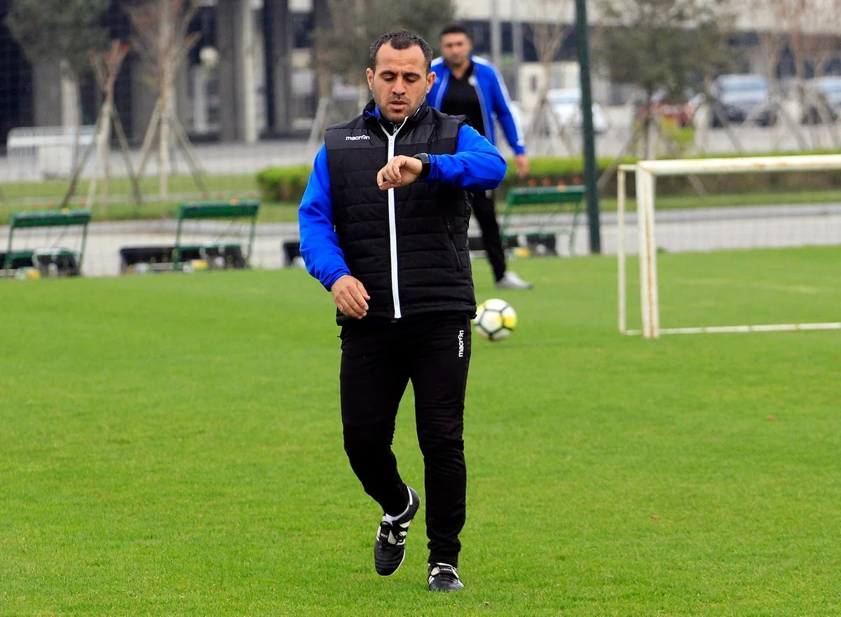 Ayxan Abbasov: Futbolçular oruc tutmaqda sərbəstdirlər