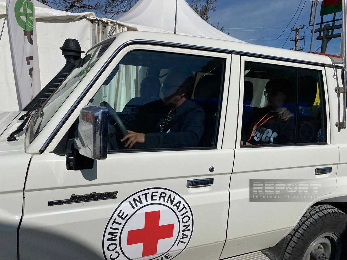 ICRC vehicles pass freely through Khankandi-Lachin road