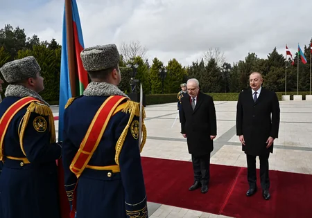 Latviya Prezidenti Egils Levitsin rəsmi qarşılanma mərasimi olub