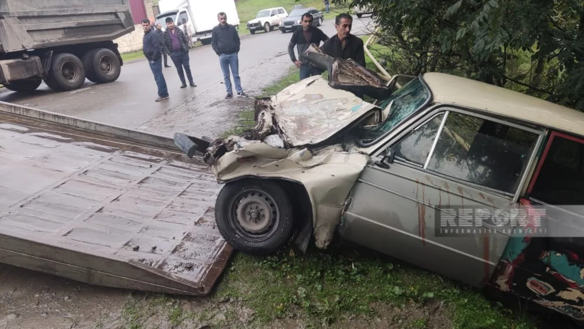 В Лянкяране КамАЗ столкнулся с легковым автомобилем, есть пострадавшие