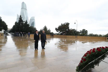 Zakir Qaralov Qırğız Respublikası Baş prokurorunun müavinini qəbul edib