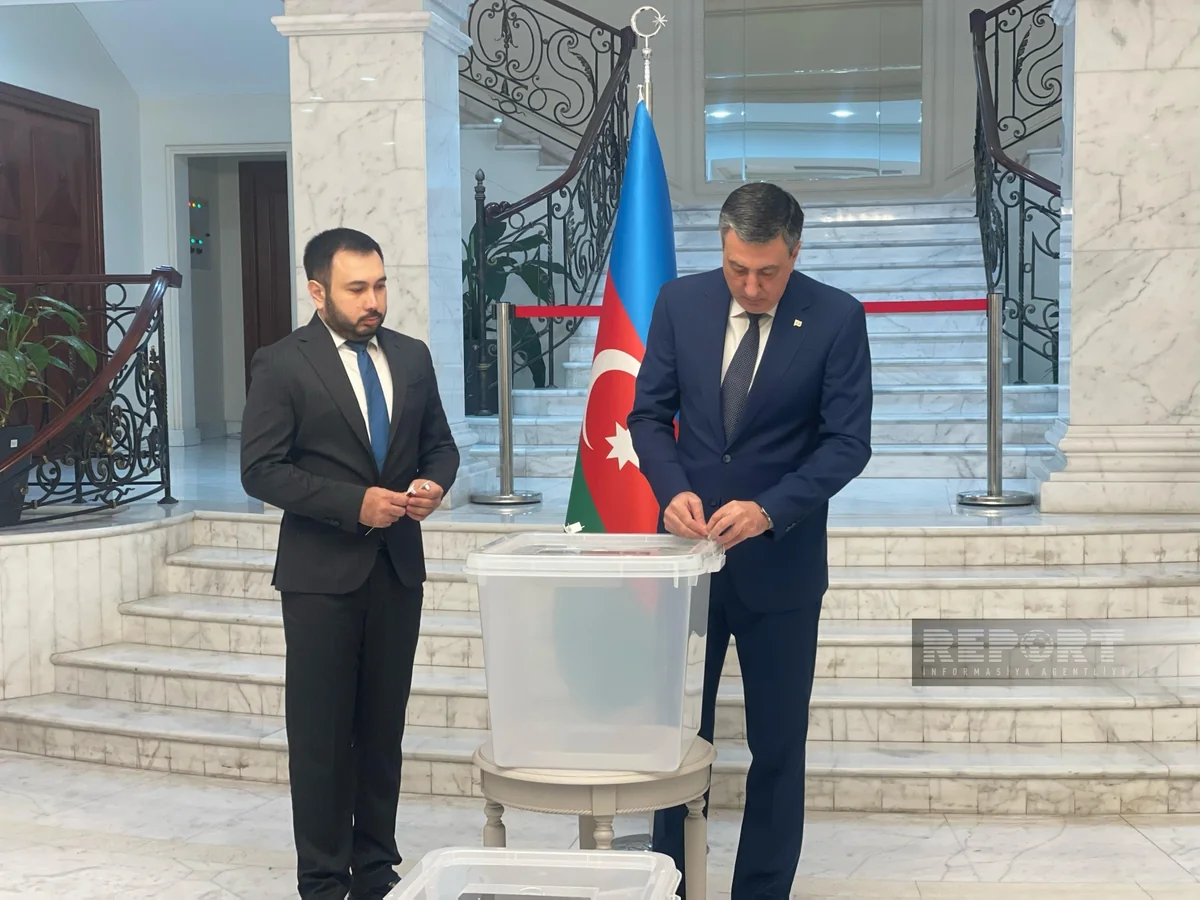 Tbilisidə prezident seçkiləri üzrə səsverməyə start verilib