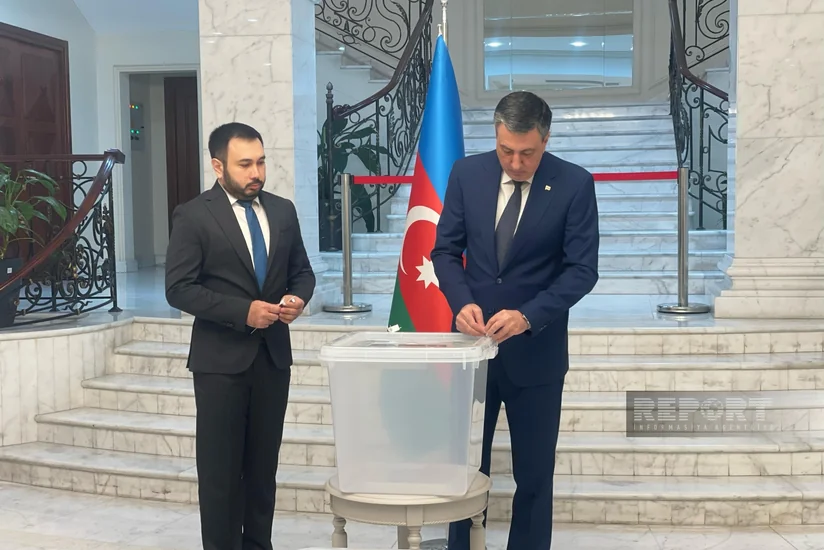 Tbilisidə prezident seçkiləri üzrə səsverməyə start verilib