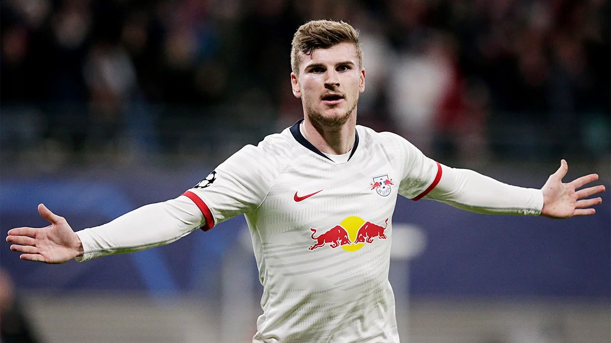 Almaniya millisinin hücumçusu Bundesliqa klubunun tarixinə düşüb