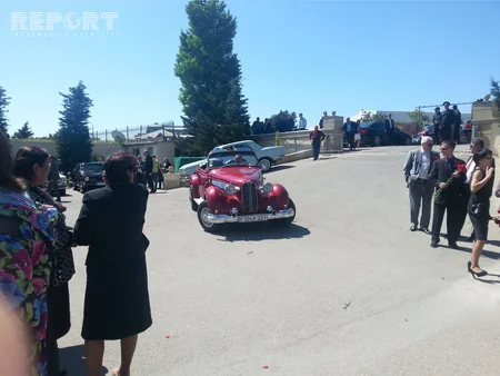 MDB ölkələrinin səfirləri Bakıda hərbi şərəf Memorialına gül çələngi qoyub