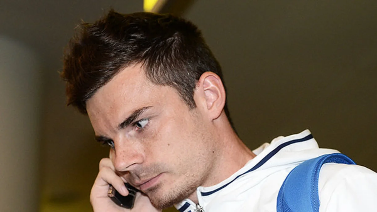Rusiya yığmasının futbolçusu 10 min dollarlıq telefon işlədir