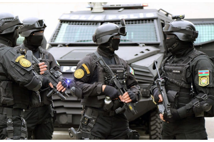 Bakıda polis əmrə tabe olmayan şəxslərə atəş açıb, yaralanan var