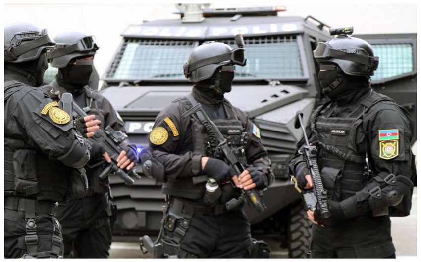 Bakıda polis əmrə tabe olmayan şəxslərə atəş açıb, yaralanan var