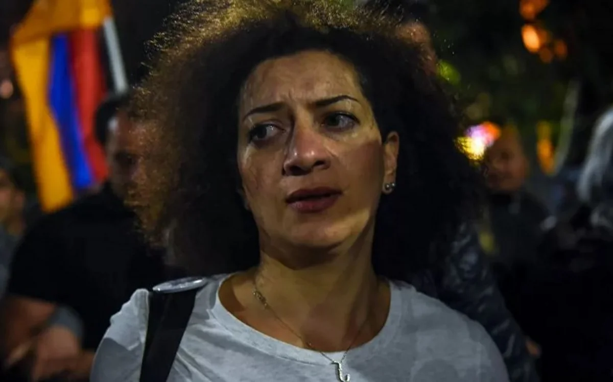 Anna Hakobyan faces protests upon arrival in US