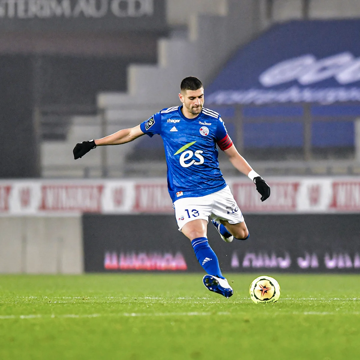 Serbiyalı futbolçu qadağaya rəğmən, Azərbaycana qarşı oynamaq istəyir