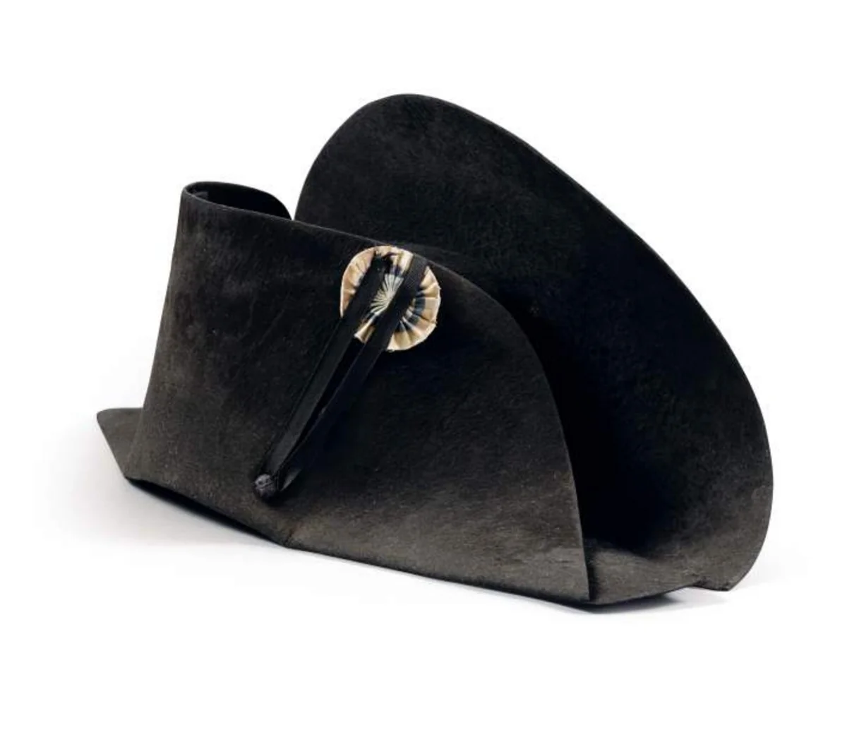 Napoleona məxsus üçkünc şlyapa və digər əşyalar satışa çıxarılıb