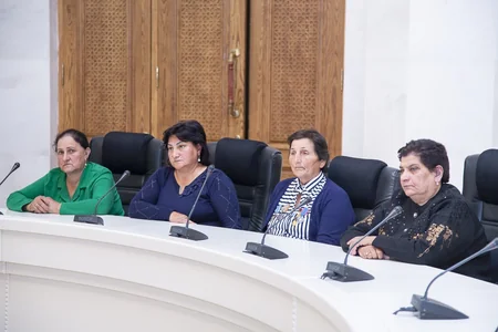 Kənd Təsərrüfatı Nazirliyində fermer qadınlarla görüş keçirilib