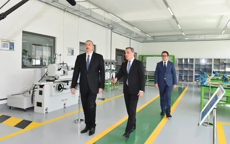 Prezident İlham Əliyev Sənaye və İnnovasiyalar üzrə Bakı Dövlət Peşə Təhsil Mərkəzinin açılışında iştirak edib - YENİLƏNİB