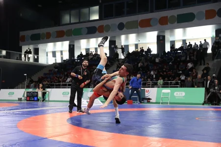 Güləş üzrə yeniyetmələr arasında Azərbaycan çempionatına yekun vurulub