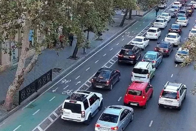 Bakının bir sıra yollarında tıxac var - SİYAHI