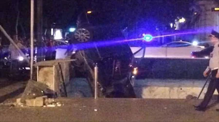 Piyada keçidinə aşan Range Rover yol təsərrüfatına 8 min manat ziyan vurub