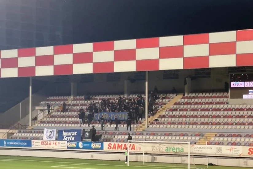 Qarabağ azarkeşləri Keşlə ilə oyunda Ukraynaya dəstək olublar