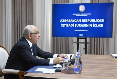 İqtisadi Şura 2025-ci və növbəti 3 il üzrə büdcə layihələrini müzakirə edib