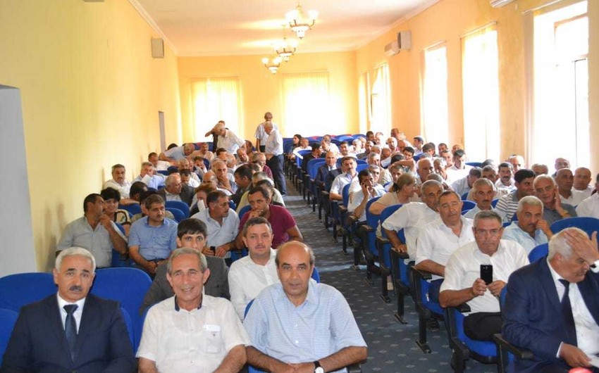 Yevlaxda pambiq səpininə hazırlıq və səpinin səmərəli təşkilinə dair müşavirə keçirilib