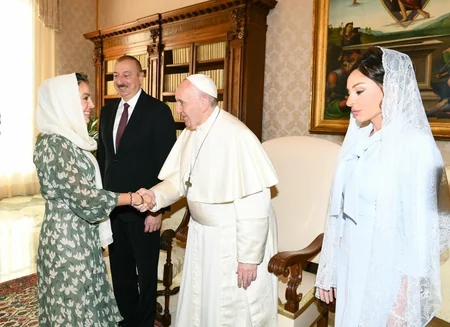 Prezident İlham Əliyev Vatikanda Papa Fransisk ilə görüşdü - FOTO - YENİLƏNİB