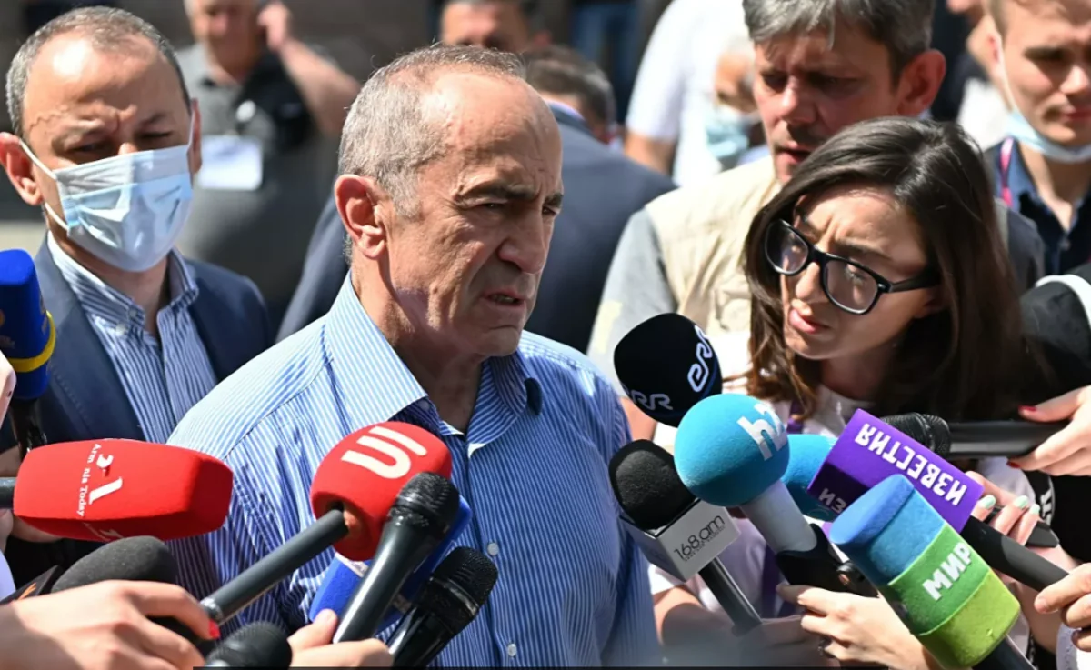 Экс-президент Армении отказался от депутатского мандата