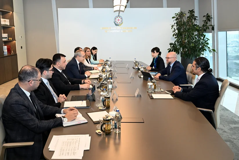 Azərbaycan AIIB ilə enerji layihələri üzrə tərəfdaşlığı müzakirə edib