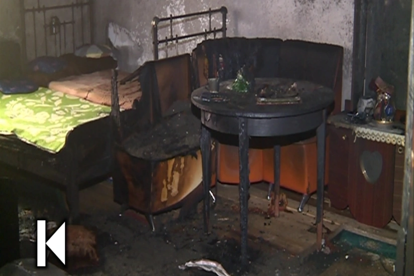 Gəncədə yaşayış evində yanğın baş verib, xəsarət alanlar var - FOTO