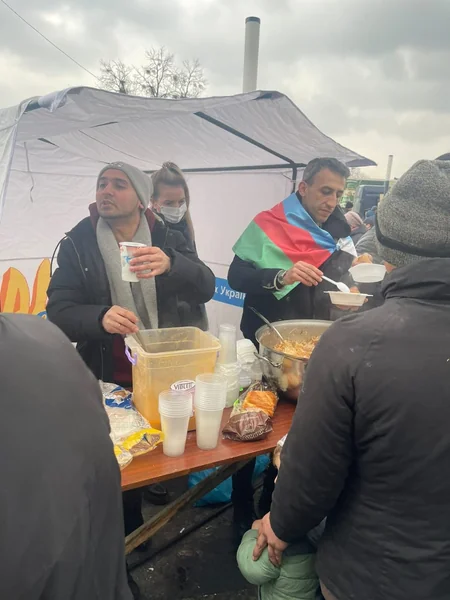 Lvovda soydaşlarımız üçün səyyar qida məntəqələri yaradılıb