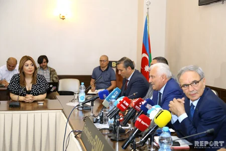 “Azərbaycana baxış: siyasi maraqlar media müstəvisində” mövzusunda tədbir keçirilib