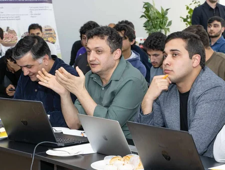 “INNOSTART” Gəncə Hakatonu 2-də gənclər 10 000 manatlıq mükafat fondu əldə etdilər