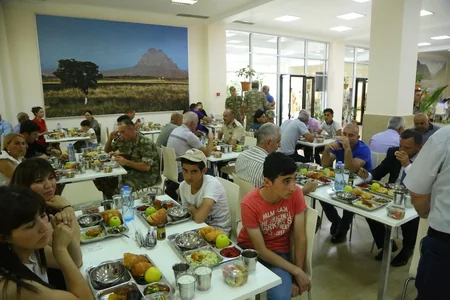 Bu gün bütün hərbi hissələrdə “Açıq qapı” günü keçirilib