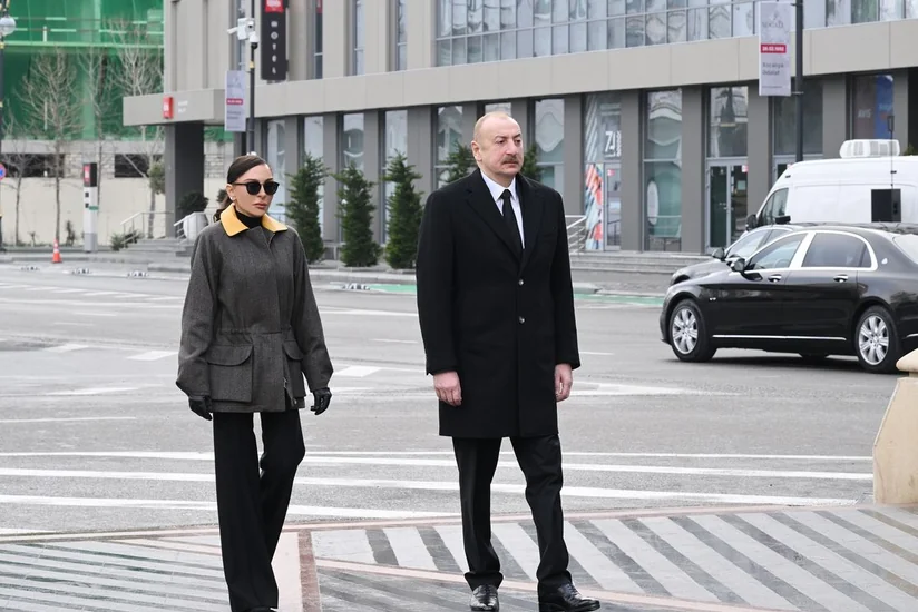 İlham Əliyev və Mehriban Əliyeva Xocalı soyqırımı abidəsini ziyarət ediblər