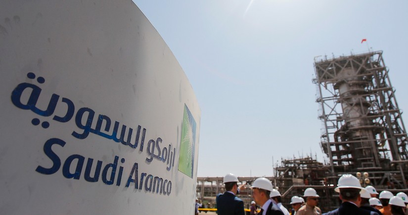 Saudi Aramco повысила цены на нефть для покупателей из Азии и Европы
