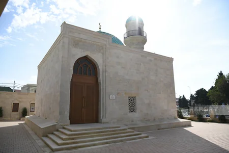 Bakıdakı Şah Abbas məscidi əsaslı təmir olunub, minarə tikilib