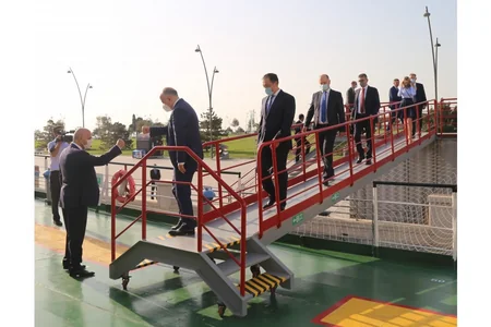 Bir qrup xarici qonaq “Suraxanı” gəmi-muzeyini ziyarət edib