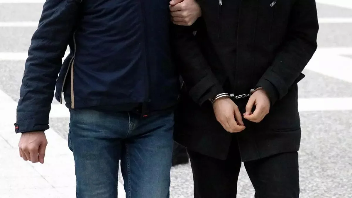 Ankarada terror qruplaşması ilə əlaqədə şübhəli bilinən 12 nəfər saxlanılıb