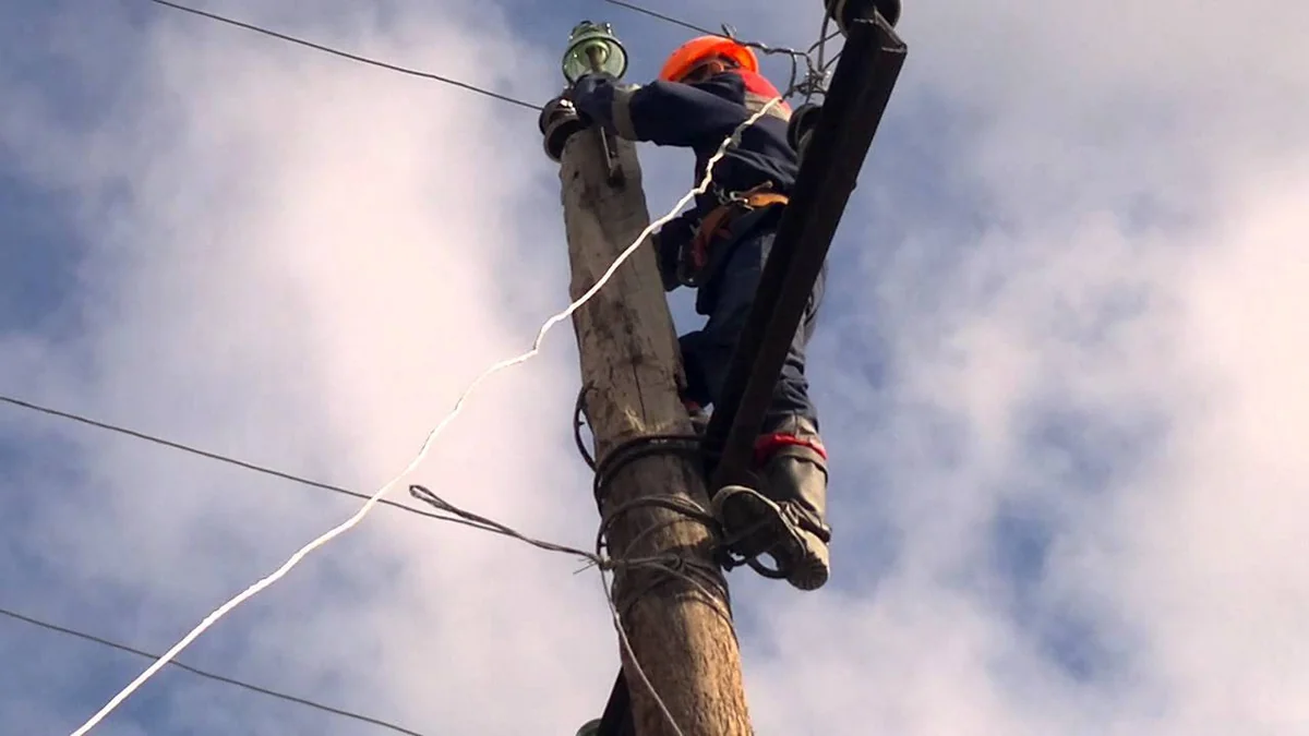 Azərişıqın əməkdaşını elektrik cərəyanı vurub