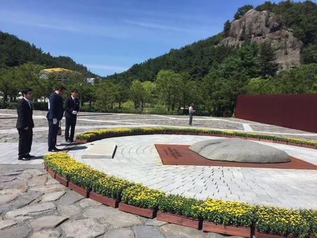 Ambassador Ramzi Teymurov visited memorial of first South Korean president, visiting Azerbaijan