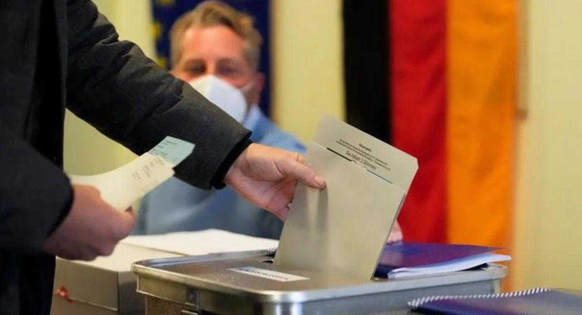 Berlində seçki bülletenləri çatışmır