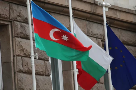 Azərbaycan səfiri etimadnaməsini Bolqarıstan prezidentinə təqdim edib