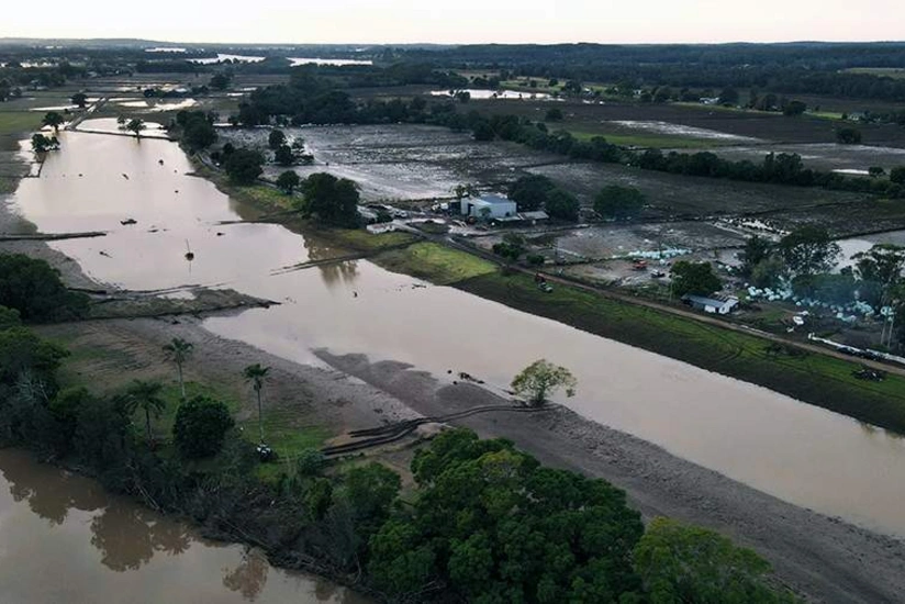 Почти 800 зданий полностью разрушены наводнениями в Австралии