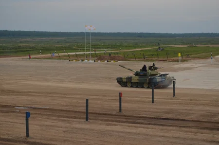 Azərbaycan tankçıları “Tank biatlonu” müsabiqəsinin ilkin mərhələsində iştirak ediblər