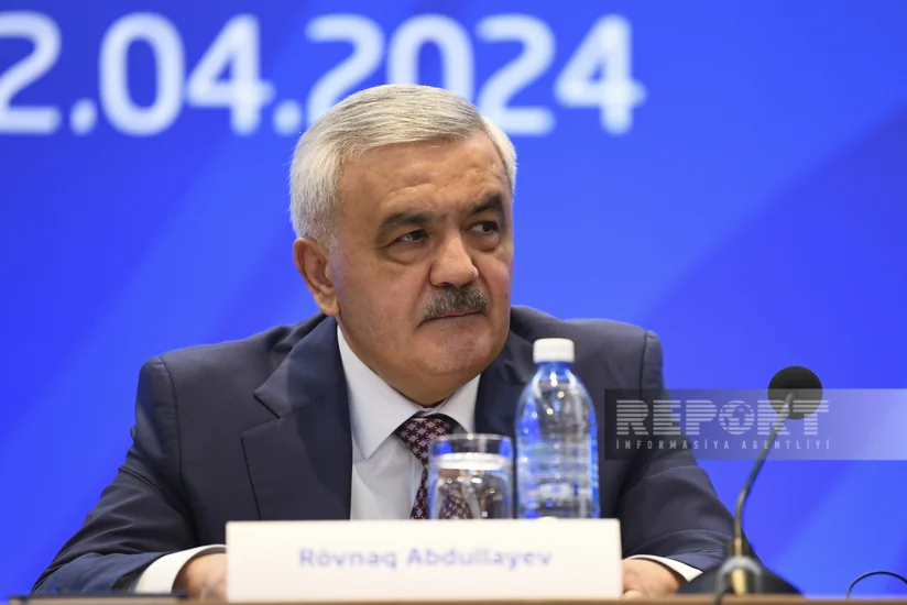 Rövnəq Abdullayev: Futbola gəldiyim üçün peşmanlıq keçirmirəm