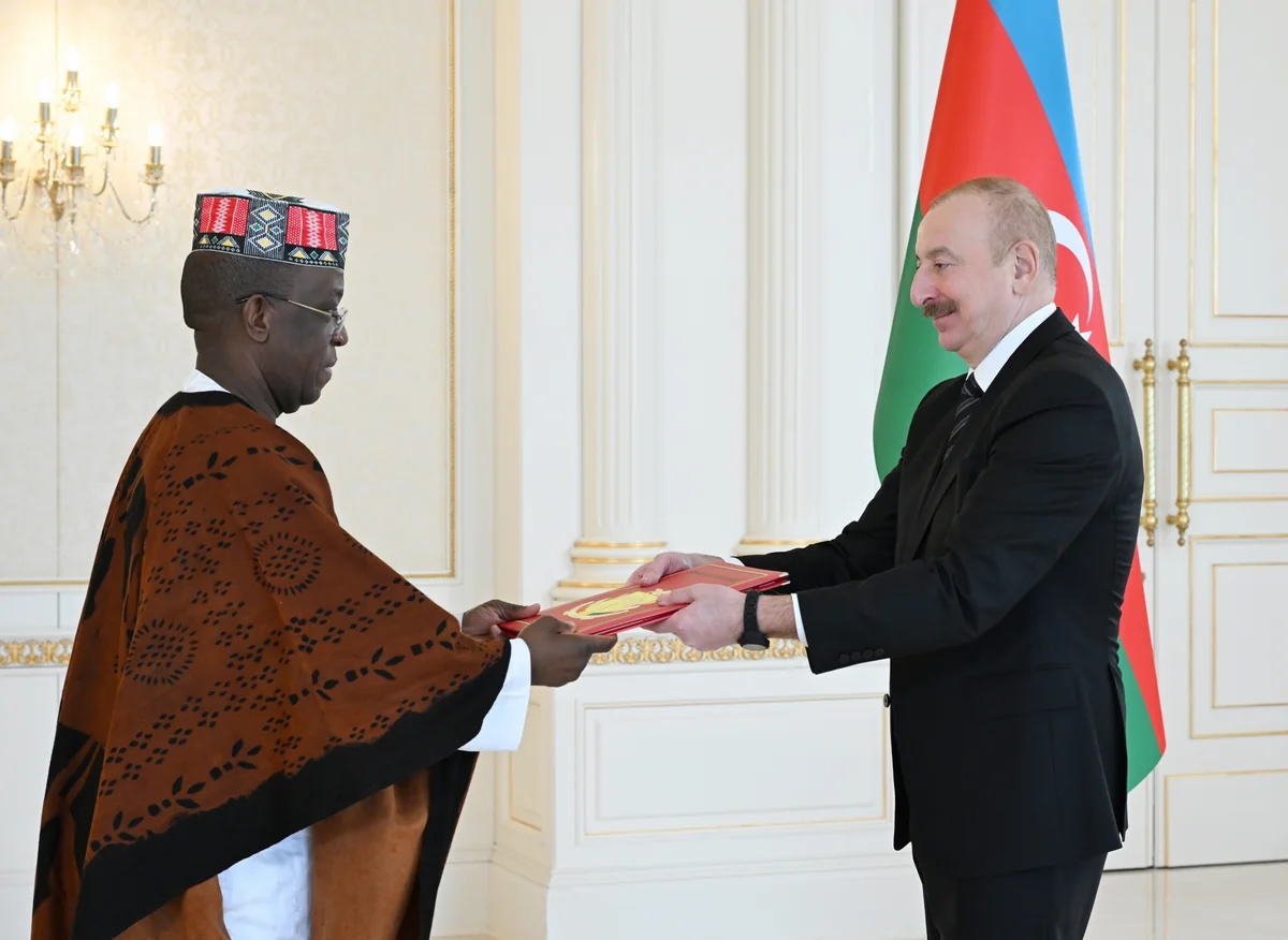 President Ilham Aliyev receives credentials of Guinea's newly appointed ambassador