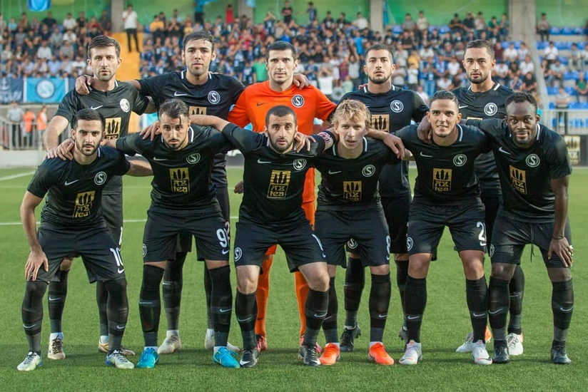 Səbail klubu Maykl Essyenlə yollarını ayırdı