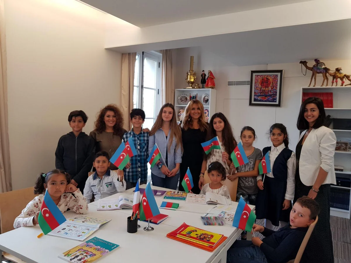 Parisdə Azərbaycan dili dərslərinin tədrisinə başlanılıb