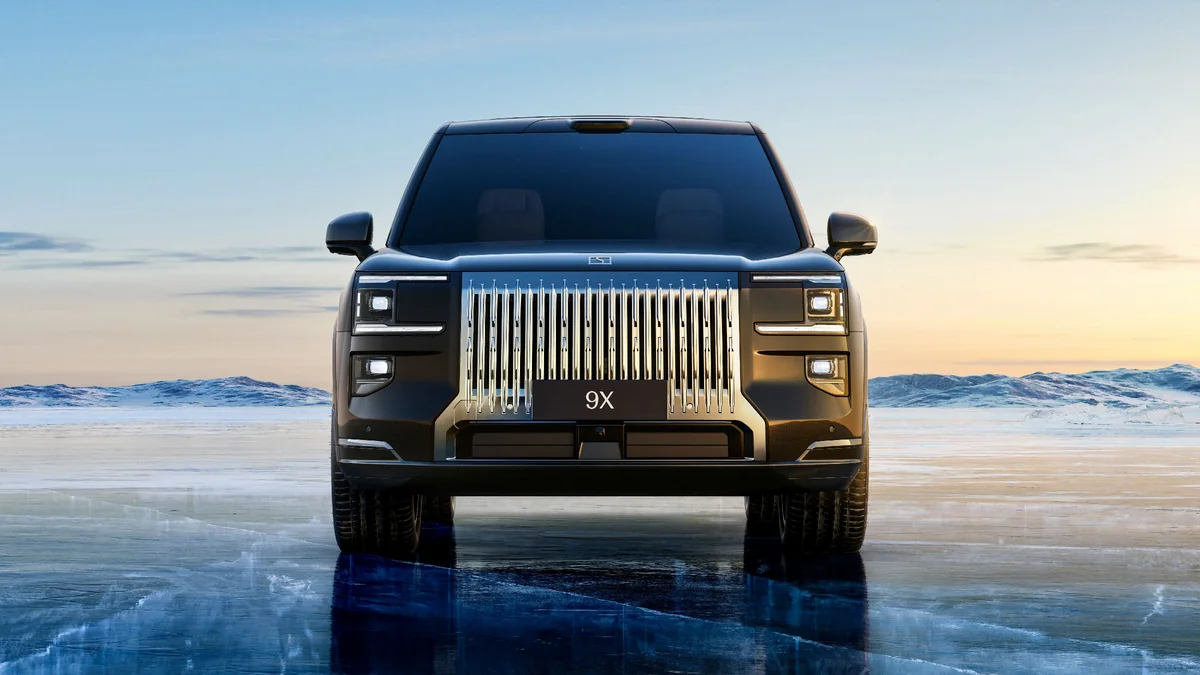 Zeekr 9X flaqman SUV modeli Şanxay Avtomobil Sərgisində debüt edib