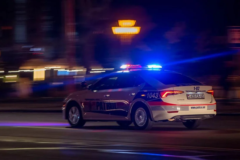 İrəvanda ölən əsgərlərin valideynləri şəhərin mərkəzi prospektini bağlayıblar