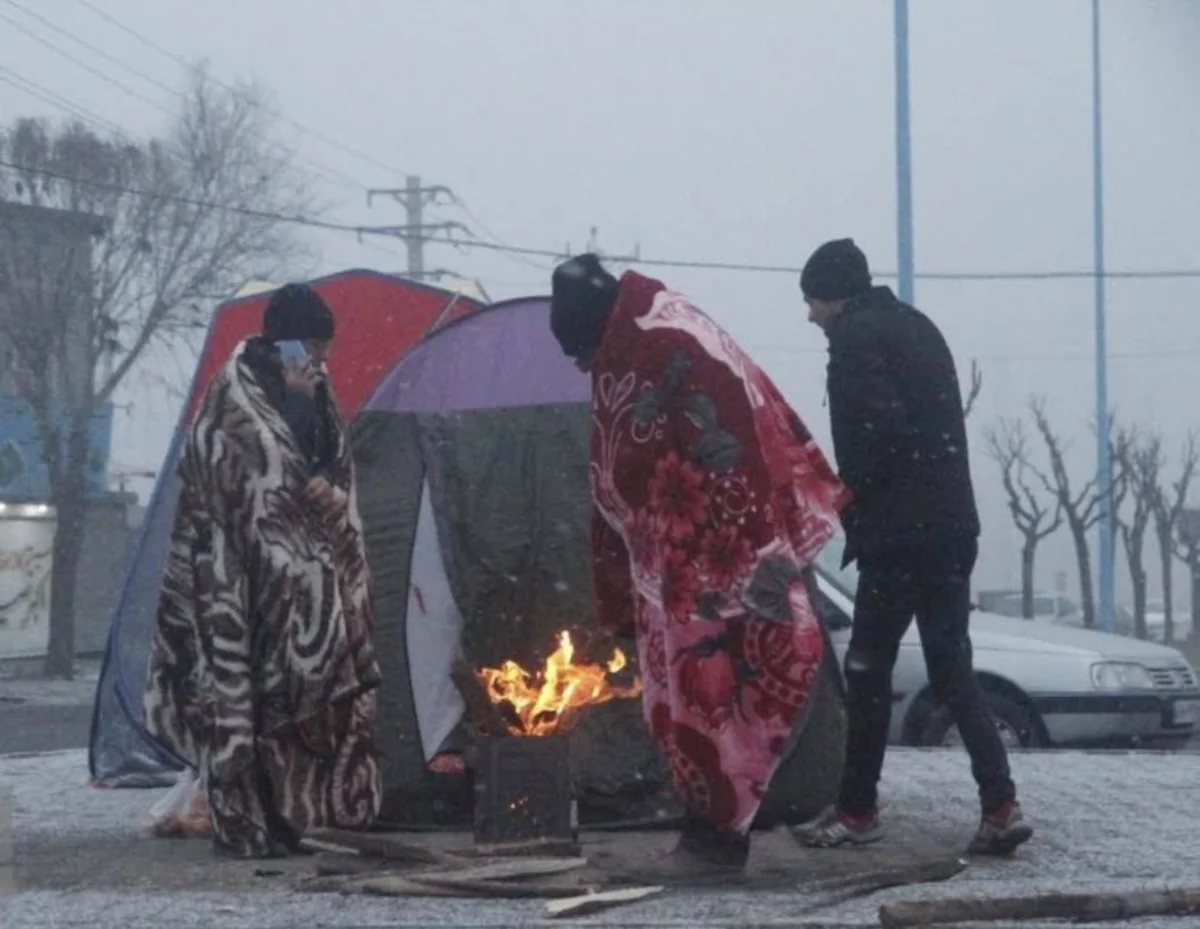 Xoy sakini: “İran dövləti zəlzələdən ziyan çəkənləri aldadır”