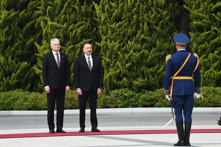 Official welcoming ceremony for Lithuanian President held in Baku